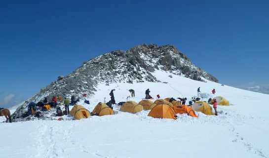 Mt Khuiten