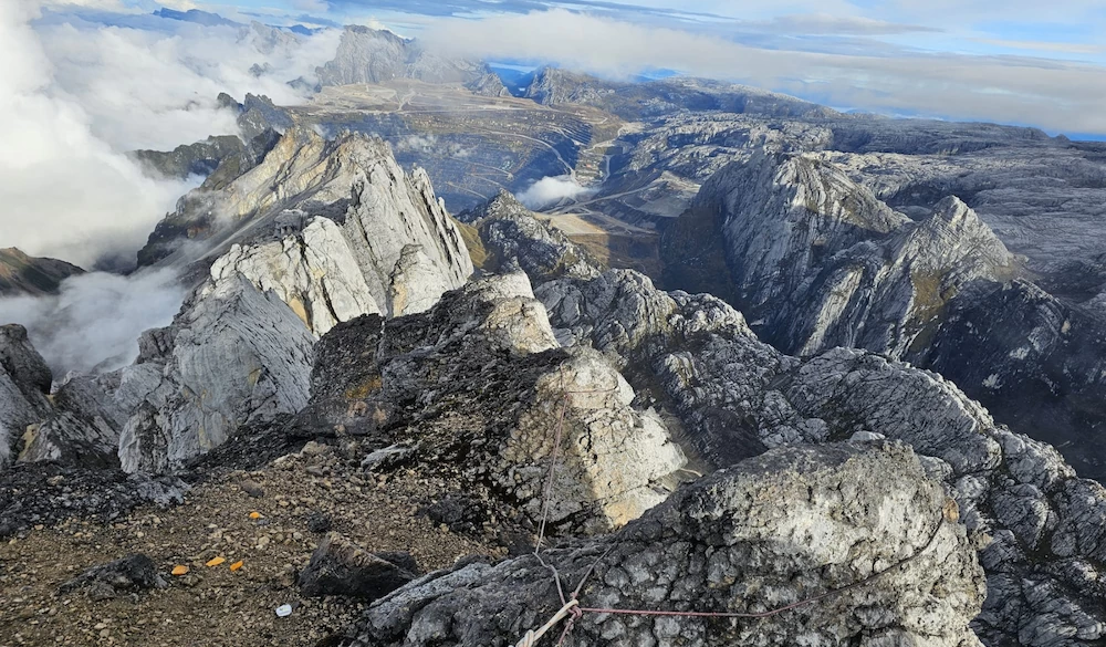 Carstensz Pyramid - Expedition News - 7th October 2025